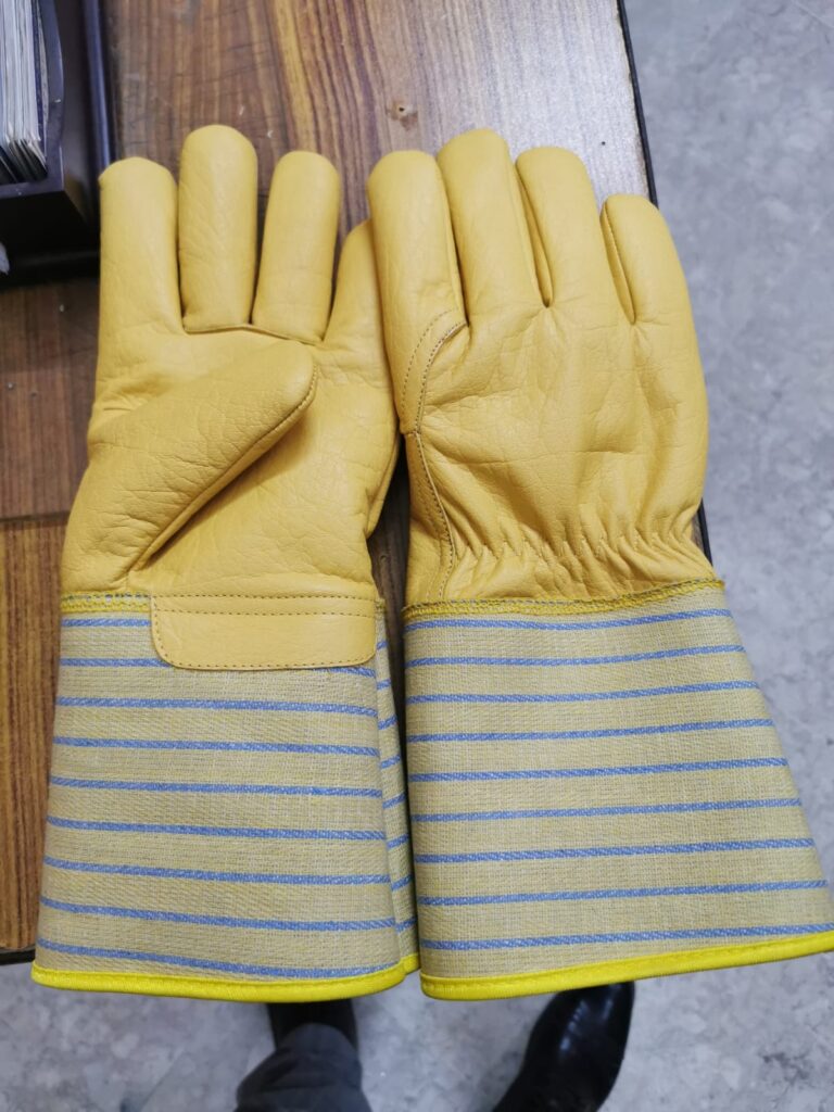 Yellow welding gloves and apparel available . We are one of the top manufacture Safety gloves and Exporter in sialkot Pakistan. High Technique Leather Industry All color available Available in 4 sizes. HTL gloves are made from flexible, protective material providing comfort and added protection for the hand. HTL provides a large range of accessories, attachments, consumables and PPE for its OPE ranges – professional grade and built to the same standards as all its products. High Technique Leather Industry #gloves #sialkotgloves #HTL #htlgloves #safetygloves #Kalvairgloves #manufactureglove #manufacturehandprotaction #handprotactionglove #protactionglove #glovepritaction #spandexglove #mechanicgloves #impactgloves #leatherglove #glove #welderglove #gloveswelder #welderwear #welder